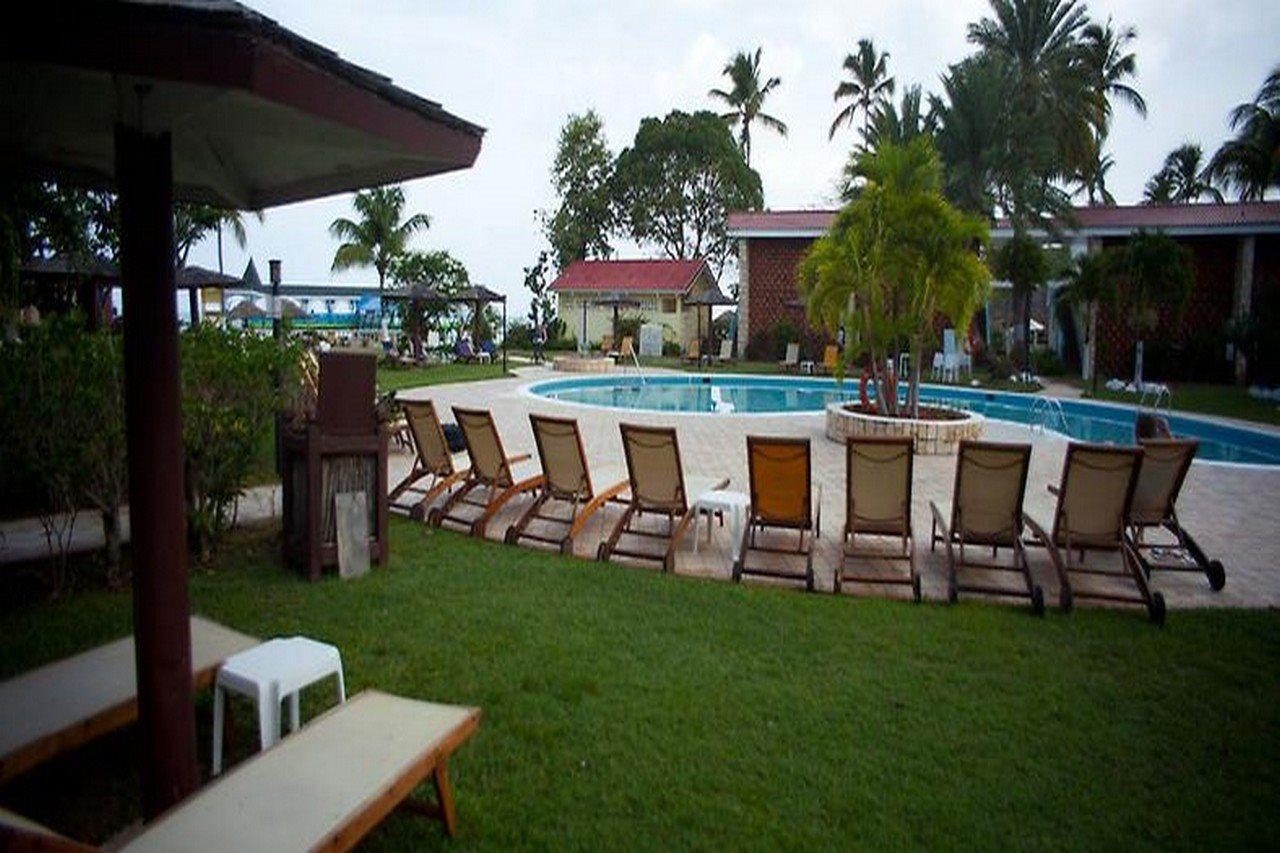 Starfish Halcyon Cove Hotel Dickenson Bay Exterior photo