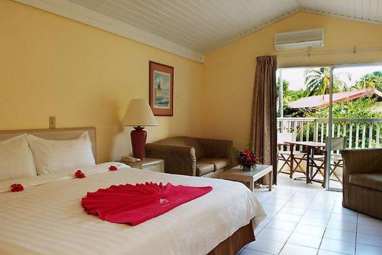 Starfish Halcyon Cove Hotel Dickenson Bay Exterior photo