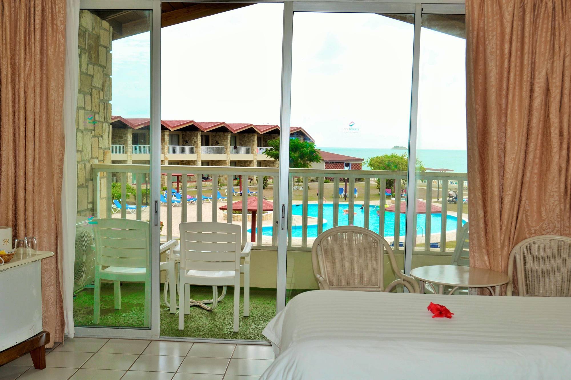 Starfish Halcyon Cove Hotel Dickenson Bay Exterior photo